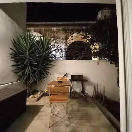 Studio By Aqueduto בית הארחה